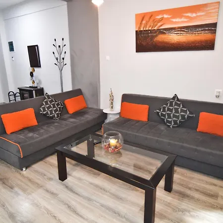 Vasilikis Spacious Apartment *